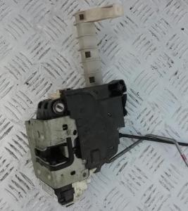 Замок двери задней правой Jeep Grand Cherokee WK2; 4589922AD;4589922AE