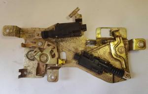 Механизм открывания крышки багажника Ford Explorer 3 2002-2005 4L2Z 78404C40 A