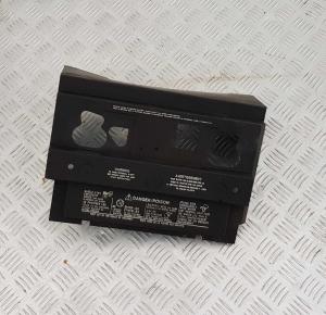 Крышка аккумулятора Ford F150 2004-2008 1L3Z 10A682 AA; 1L3T 10A682 Крышка аккумулятора Ford F150 2004-2008 1L3Z 10A682 AA; 1L3T 10A682