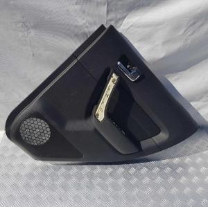 Обшивка двери задней правой Hummer H3 2005-2010 25996309; 25788732; 15818398 Обшивка двери задней правой Hummer H3 2005-2010 25996309; 25788732; 15818398