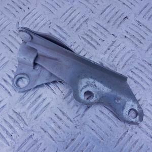 Петля капота левая Ford Escape 2007-2012 8L8Z 16797 A; 8L84 16801 Петля капота левая Ford Escape 2007-2012 8L8Z 16797 A; 8L84 16801