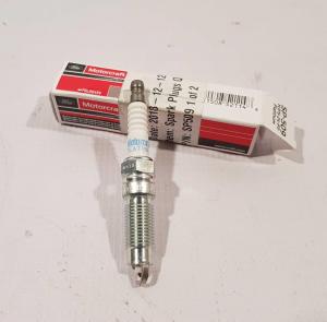 Свеча зажигания на ДВС 4.6L/5.4L/6.8L Ford Explorer 2008-2010 / Expedition 2008-2014 Motorcraft SP 509; HJFS 24FP Свеча зажигания на ДВС 4.6L/5.4L/6.8L Ford Explorer 2008-2010 / Expedition 2008-2014 Motorcraft SP 509; HJFS 24FP