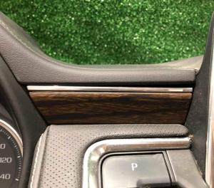 Накладка декоративная панели торпедо центральная Chevrrolet Tahoe 2021-н.в. 84863258