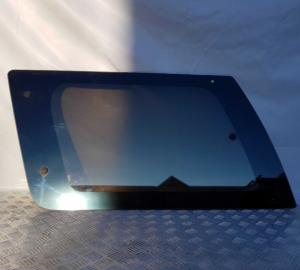 Стекло задней форточки левое Ford Expedition 1996-2002 F75Z 7829711 Стекло задней форточки левое Ford Expedition 1996-2002 F75Z 7829711