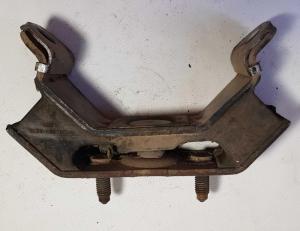 Опора АКПП Ford Explorer 4 8L24 6D091