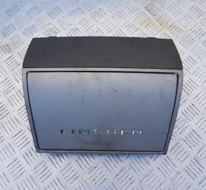 Крышка экрана мультимедиа в панели торпедо Lincoln Aviator 2002-2005 4C5Z 78044F58 AAA; 4C54 78046B74 Крышка экрана мультимедиа в панели торпедо Lincoln Aviator 2002-2005 4C5Z 78044F58 AAA; 4C54 78046B74