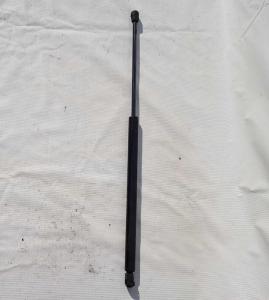 Амортизатор двери багажника левый Chevrolet Tahoe 1999-2006 15766375; 15746119 Амортизатор двери багажника левый Chevrolet Tahoe 1999-2006 15766375; 15746119