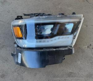 Фара правая Dodge Ram 1500 2020-2021 68316088AH