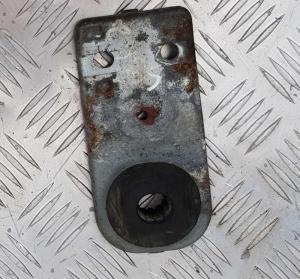 Кронштейн радиатора верхний Ford Mustang 2004-2014 4R33 8B359 AG