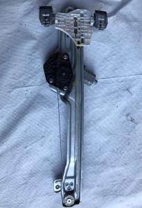 Механизм стеклоподъемника задней правой двери Cadillac Escalade / Tahoe 2014-2021 84043807 ; 23274661 ; 22921497