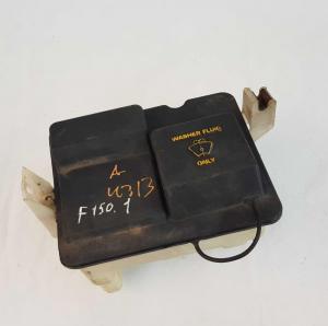 Бачок стеклоомывательной жидкости Ford F150 1996-2003 7L3Z 17618 A; F65Z 17618 AA; Бачок стеклоомывательной жидкости Ford F150 1996-2003 7L3Z 17618 A; F65Z 17618 AA;