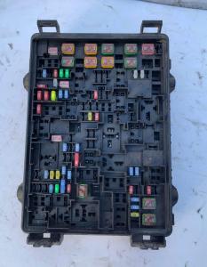 Блок предохранителей Cadillac Escalade / Tahoe 2016 23418066 ; 84017672 ; 23275380