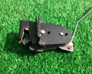 Замок двери багажника нижний Chevrolet Express 1996-2018 20935252 ; 15730667 ; 25784598 ; 20918764