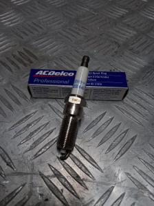 Свеча зажигания Iridium 6.2L Chevrolet Tahoe 2015-2023 ACDelco 41114; 12622441 Свеча зажигания Iridium 6.2L Chevrolet Tahoe 2015-2023 ACDelco 41114; 12622441