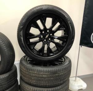 Комплект резины Pirelli Scorpion (275/50 R22 111H) Chevrolet Tahoe / Escalade 2021 84333485