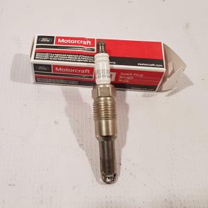 Свеча зажигания на ДВС 4.6L Ford Explorer 2006-2008 Motorcraft SP 547; PZK 1F, PZT 1F, SP 462, SP 514 Свеча зажигания на ДВС 4.6L Ford Explorer 2006-2008 Motorcraft SP 547; PZK 1F, PZT 1F, SP 462, SP 514