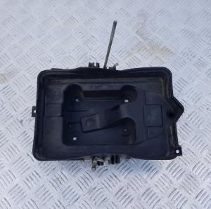 Площадка под АКБ Ford Escape 2000-2007 YL8Z 10732 BB; YL84 10723 BD Площадка под АКБ Ford Escape 2000-2007 YL8Z 10732 BB; YL84 10723 BD
