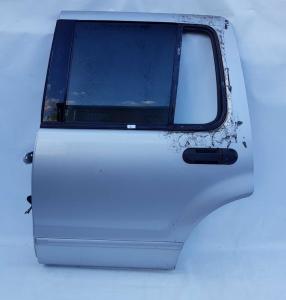 Дверь задняя левая Ford Explorer 4 7L2Z 7824631 Дверь задняя левая Ford Explorer 4 7L2Z 7824631