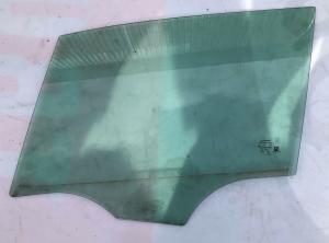 Стекло пассажирской двери Jeep Renegade 2016-2021 68274340AA