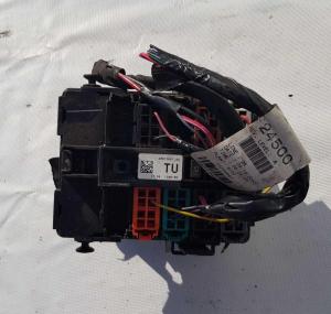 Блок предохранителей салонный Cadillac Escalade 2006-2014 20813087; 15939775; 15780697; 25781328 Блок предохранителей салонный Cadillac Escalade 2006-2014 20813087; 15939775; 15780697; 25781328