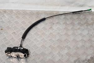 Замок двери пассажирский Chevrolet Camaro 2009-2015 13579523; 13579524 Замок двери пассажирский Chevrolet Camaro 2009-2015 13579523; 13579524