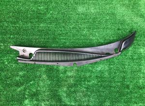 Планка/Жабо под лобовое стекло левая Chevrolet Express 1996-2014 25826329; 15843350; 25743241; 10388014; 15134286; 15035233; 15737673; 15959483; 15295295