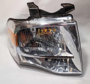 Фара передняя правая Ford Expedition 2007-2017  7L1Z 13008 AB