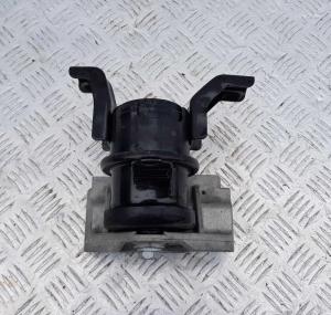 Опора ДВС передняя Ford Escape Hybrid 2007-2012 6M6Z 6068 AB Опора ДВС передняя Ford Escape Hybrid 2007-2012 6M6Z 6068 AB