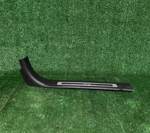 Накладка порога второго ряда левая (ESV) Cadillac Escalade 2015-2020 84559157 ; 22917058 ; 23475142 ; 22825102