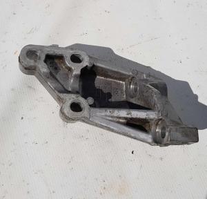 Кронштейн раздаточной коробки Ford Explorer 5 2013-2017 AA5Z 7A444 B; AA53 7A444 BA Кронштейн раздаточной коробки Ford Explorer 5 2013-2017 AA5Z 7A444 B; AA53 7A444 BA