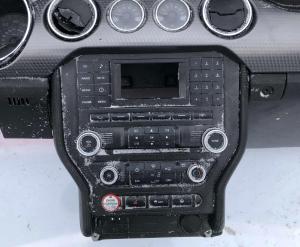 Панель управления монитором и климатом Ford Mustang 2015-2016 FR3Z 18842 EB ; FR3T 18E243 EA/EB/BG/BF