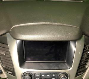 Накладка панели аудио системы Chevrolet Tahoe 2015-2020 84017909 ; 22883570 ; 23225243 ; 23294821