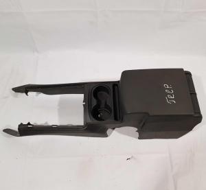 Центральная консоль Jeep Commander 2005-2010 1PB71ZJ3AA; 1PB71XDVAA; 1PB71BD1AA; 1PB71XDVAA; 1BJ01BD1AC; 1EK571DVAF Центральная консоль Jeep Commander 2005-2010 1PB71ZJ3AA; 1PB71XDVAA; 1PB71BD1AA; 1PB71XDVAA; 1BJ01BD1AC; 1EK571DVAF