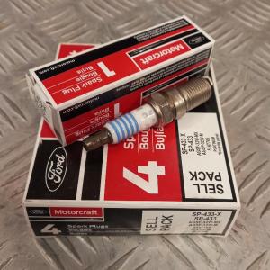 Свеча зажигания (4.6L) Lincoln Aviator/Ford Mustang 1999-2005 Motorcraft SP433; AGSF 32WM; AGSF 32W MX Свеча зажигания (4.6L) Lincoln Aviator/Ford Mustang 1999-2005 Motorcraft SP433; AGSF 32WM; AGSF 32W MX