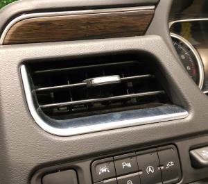 Дефлектор панели торпедо левый Chevrolet Tahoe 2021-н.в. 84670207