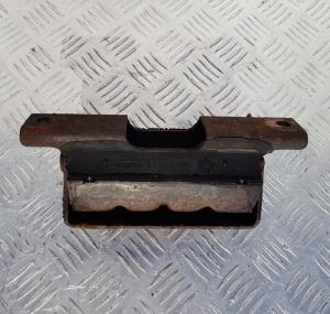 Опора трансмиссии/КПП 5.3L(4WD) Chevrolet  22216786; 15840277