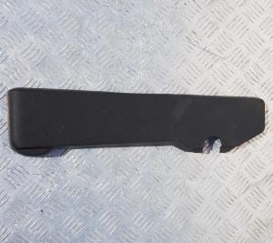 Накладка на полозья задних сидений левая внешняя Ford Explorer 5 2011-2015 8A83 7463389; 8A8Z 7463389 BA Накладка на полозья задних сидений левая внешняя Ford Explorer 5 2011-2015 8A83 7463389; 8A8Z 7463389 BA