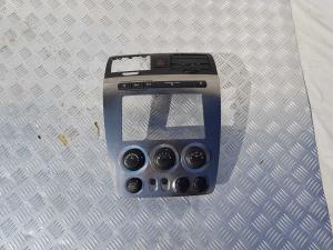 Панель/Рамка магнитолы и климат-контроля Hummer H3 20756985