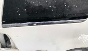 Молдинг кузовного стекла правый Lincoln Navigator / Expedition 2007-2017 8L7Z 7829796 A ; 8L74 7829536 AA ; 7L74 7829536 AA/AB