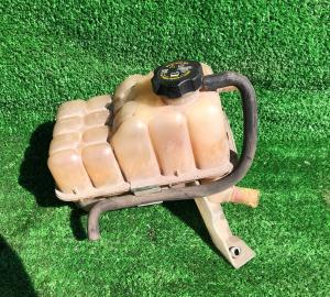 Бачок расширительный Hummer H2 1999-2014 15085724 ; 15074857 ; 15203949 ; 15808716 ; 19353731 ; 15033699 ; 15038988 ; 15049676