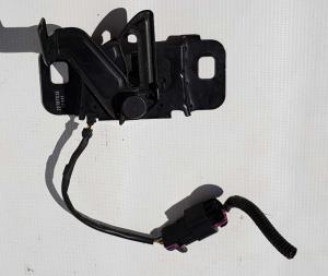Замок капота Chevrolet Camaro 2009-2015 22787038 Замок капота Chevrolet Camaro 2009-2015 22787038