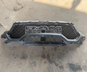 Решетка передняя Dodge Ram 1500 TRX 2021-2022 68528948AA ; 68462346AA ; 68454575AC