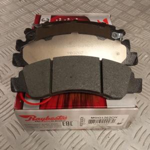 Колодки тормозные передние (к-кт) Chevrolet Tahoe/Cadillac Escalade 2006-2014 Raybestos MGD1363CH; 19257667; 25918341; 22742382; 25918342; 25910430; 25910431; 25910432