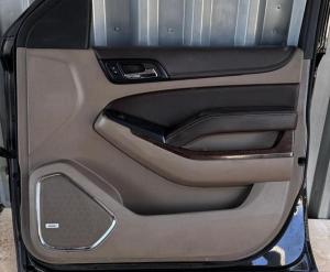 Обшивка пассажирской двери Chevrolet Tahoe 2015-2020 84192425 ; 84104162 ; 84365564 ; 22953158 ; 23285827