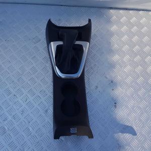 Накладка центральной консоли с ручкой АКПП Hummer H3 2005-2010 25795885; 15832105; 15818697