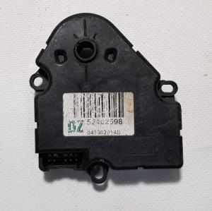 Моторчик заслонки отопителя Chevrolet (General Motors) 16163982; 52402588; 52402598; 52402612; 89018365 Моторчик заслонки отопителя Chevrolet (General Motors) 16163982; 52402588; 52402598; 52402612; 89018365