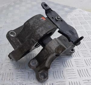 Опора АКПП верхняя  Ford Explorer 5 2011-2012 BB5Z 6038 B; BB53 6F020 AB