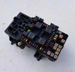 Блок предохранителей салонный Ford F150 2004-2008 4L3T 14A067 CH; 4L3Z 14A068 CH Блок предохранителей салонный Ford F150 2004-2008 4L3T 14A067 CH; 4L3Z 14A068 CH