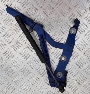 Петля крышки багажника левая Ford Mustang 2004-2014 6R3Z 5442701 AA; 6R3Z 63406A10 Петля крышки багажника левая Ford Mustang 2004-2014 6R3Z 5442701 AA; 6R3Z 63406A10