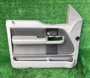 Обшивка водительской двери Ford F-150 2004-2005 4L3Z 1823943 BA ; 4L34 1823943 ED/EC/EB/EA/BP/BN/BM/BL/BK